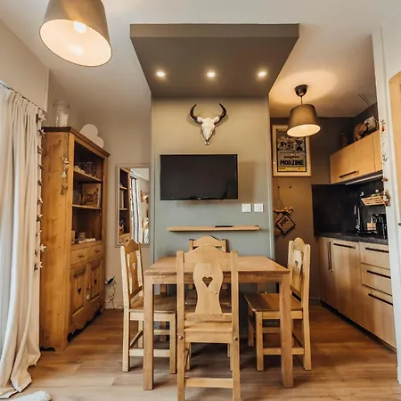 Foxy Furnished Flat Apartment *